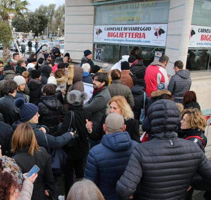 Il Jova Beach Party fa il bis anche per battere i truffatori 
