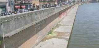 Targhe e ringhiere anticadutain arrivo sulle spallette