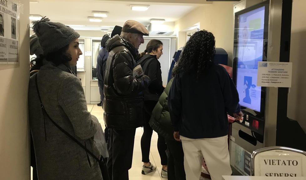 Caso Cup, l’Asl raddoppia i totem e apre 7 sportelli e al poliambulatorio sparisce (quasi) la fila 