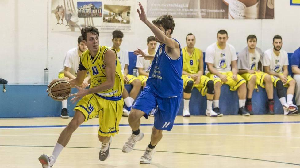 Gara sporca e senza ritmo ma la Dispensa di Campagna non conosce ostacoli