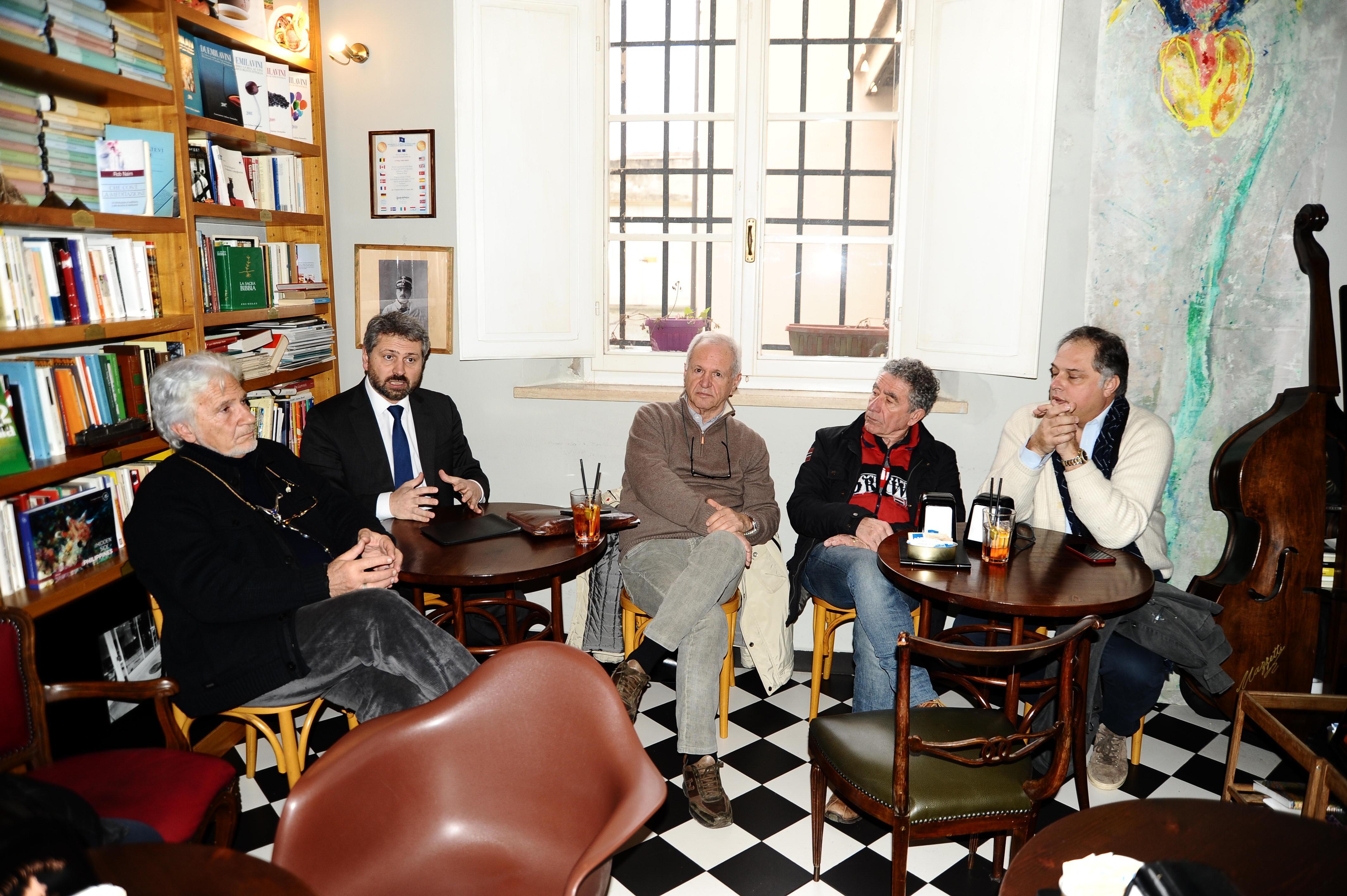 Alcuni dei partecipanti all'incontro di "Italia in Comune"