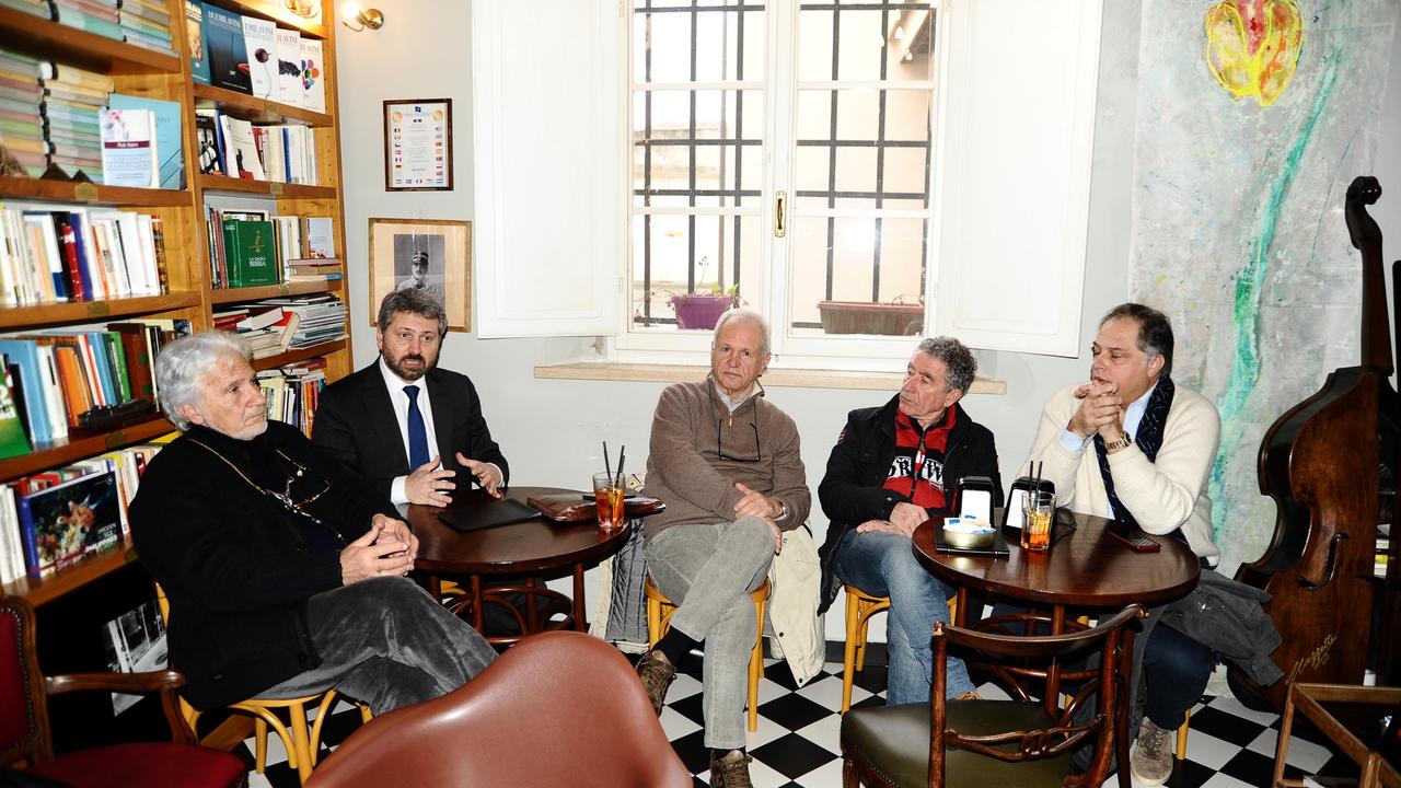 Alcuni dei partecipanti all'incontro di "Italia in Comune"
