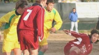 Una partita di calcio allievi in un’immagine di repertorio