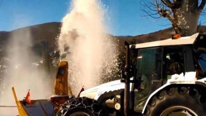 I trattori Coldiretti mobilitati contro il rischio neve e ghiaccio