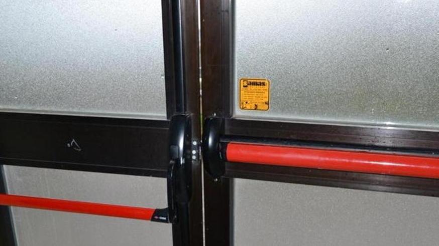 Rubati 6 portatili e 13 tablet alla scuola primaria Amici