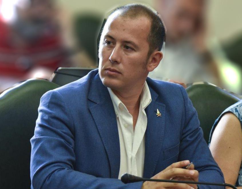 Pioggia di consensi (e qualche distinguo) per il ritorno di Perugini nel M5s 