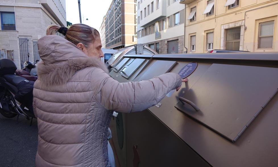Raccolta rifiuti in centro, arrivano 15 Aamps-isstenti 