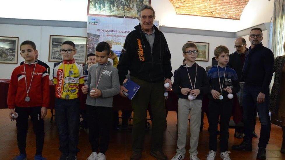 Festa del ciclismo la Federazione premia i suoi giovani atleti di tutta la provincia
