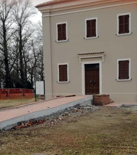 Veli tolti dalla palazzina Iat Bufera sulla rampa d’accesso 