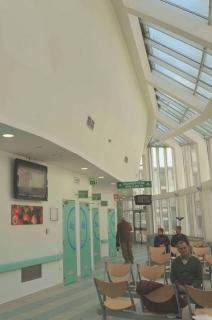 Uno scorcio della nuova radiologia dell’ospedale “Felice Lotti” di Pontedera inaugurata la scorsa primavera. Il personale medico e non racconta ai pazienti tramite le telecamere come funziona il reparto