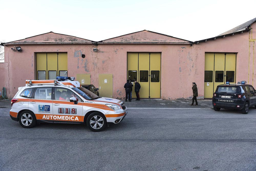 Muore nel parcheggio dell'azienda