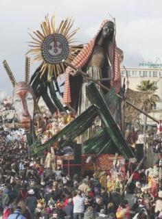 <strong>TANTE NOVITÀ.</strong> I Migranti di Avanzini, carro vincitore dell’edizione 2009