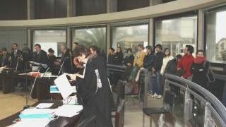 <strong>PROCESSI.</strong> A sinistra l’aula penale del Tribunale di Viareggio A destra il giudice coordinatore Gerardo Boragine