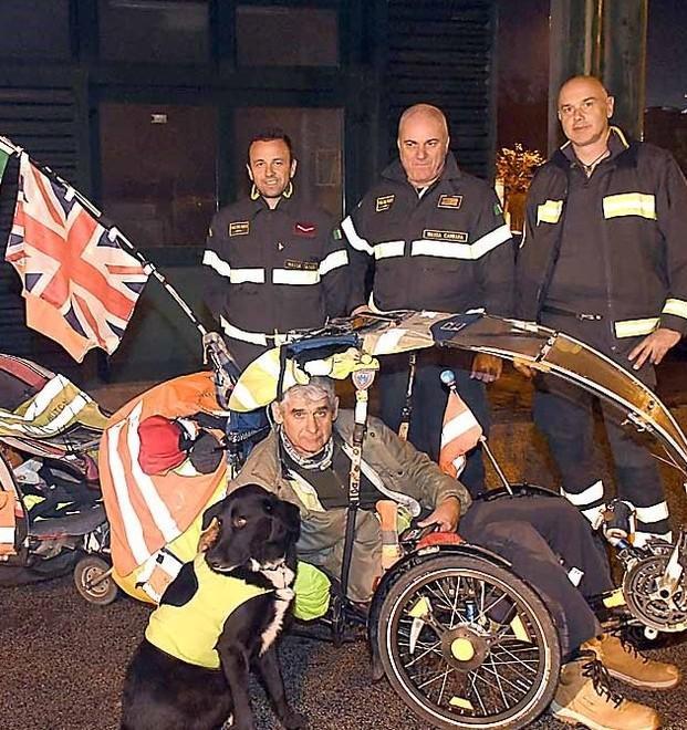 L’ex vigile del fuoco che gira il mondo a difesa dell’ambiente 