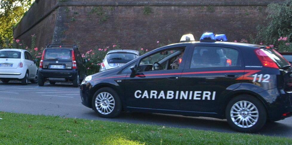 Spacciatore arrestato per colpa del parafanghi che struscia sull’asfalto 