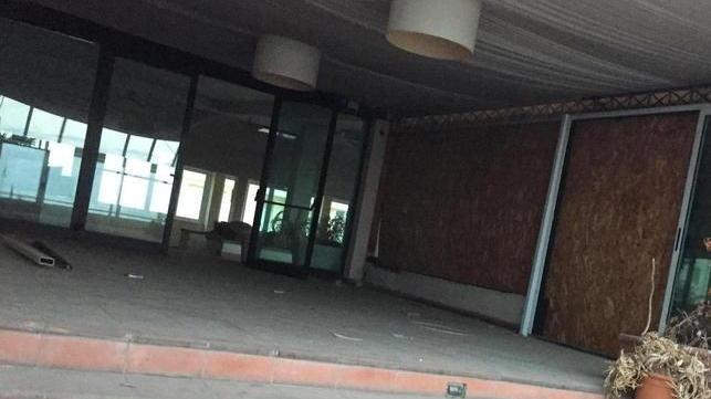 Sporcizia e degrado all’ex Incanto a Tonfano