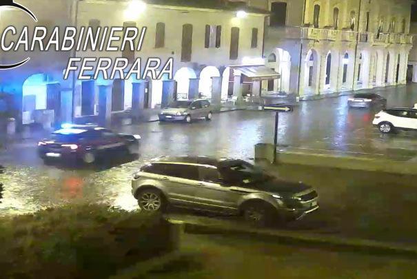 Sperona i carabinieri e parte l’inseguimento L’Audi riesce a fuggire 