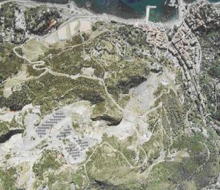 Una veduta aerea dell’area delle miniere dove sarà realizzato l’impianto per la produzione di energia pulita