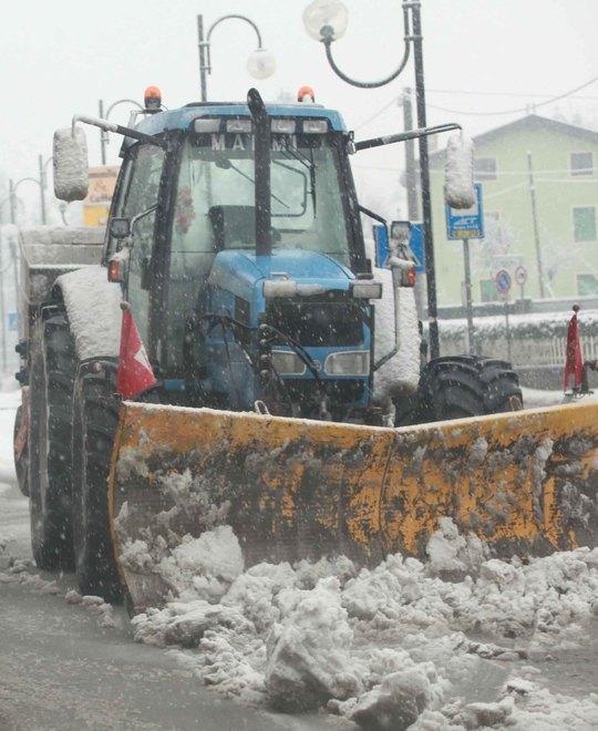 Gelo e neve, Iren sparge 60 tonnellate di sale