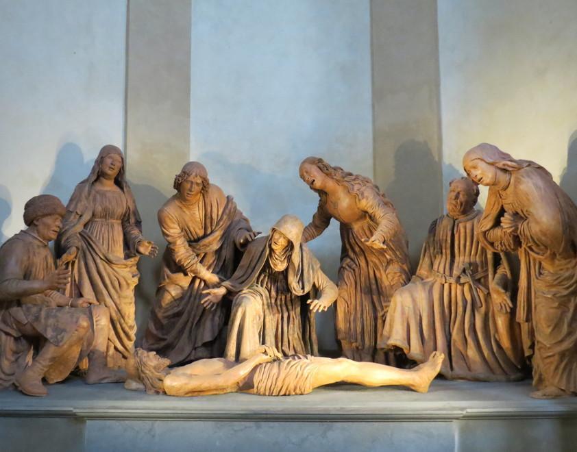 Il “compianto” del Mazzoni e il trasferimento al Louvre che... “non s’ha da fare”