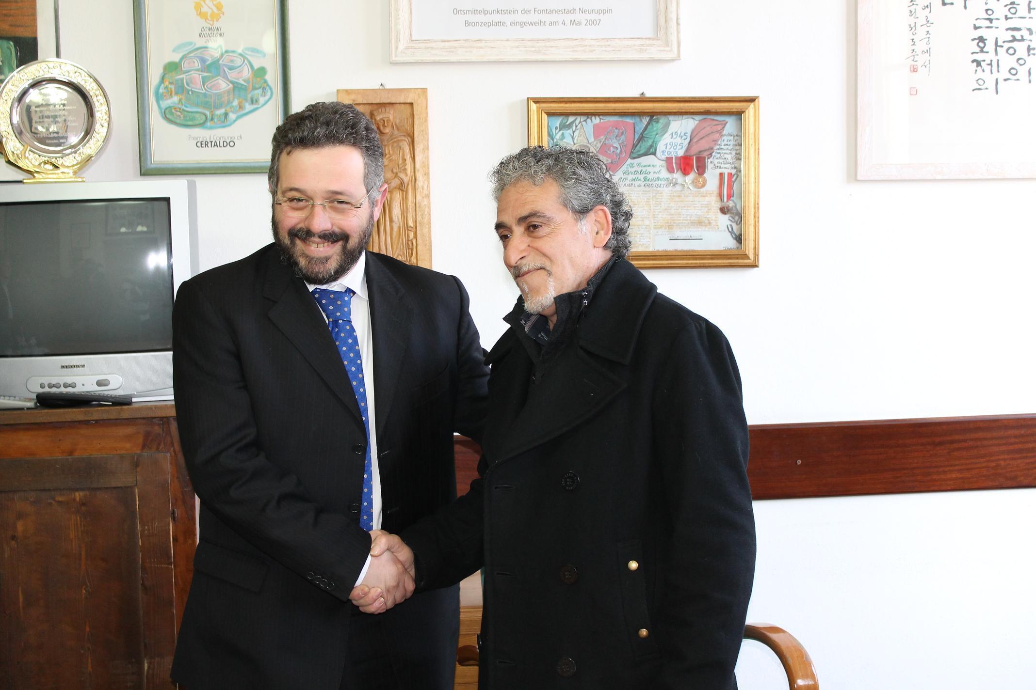 A sinistra l'ex sindaco Andrea Campinoti con Giuseppe Gulotta