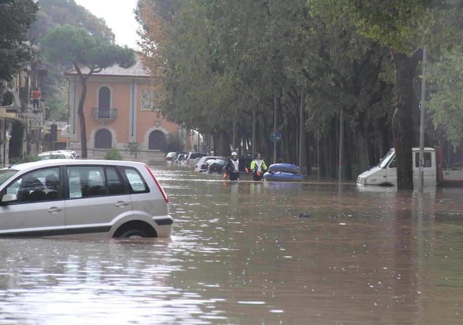 Per l'alluvione a Carrara prese i contributi anche per l’auto ma il bando prevedeva solo le case 