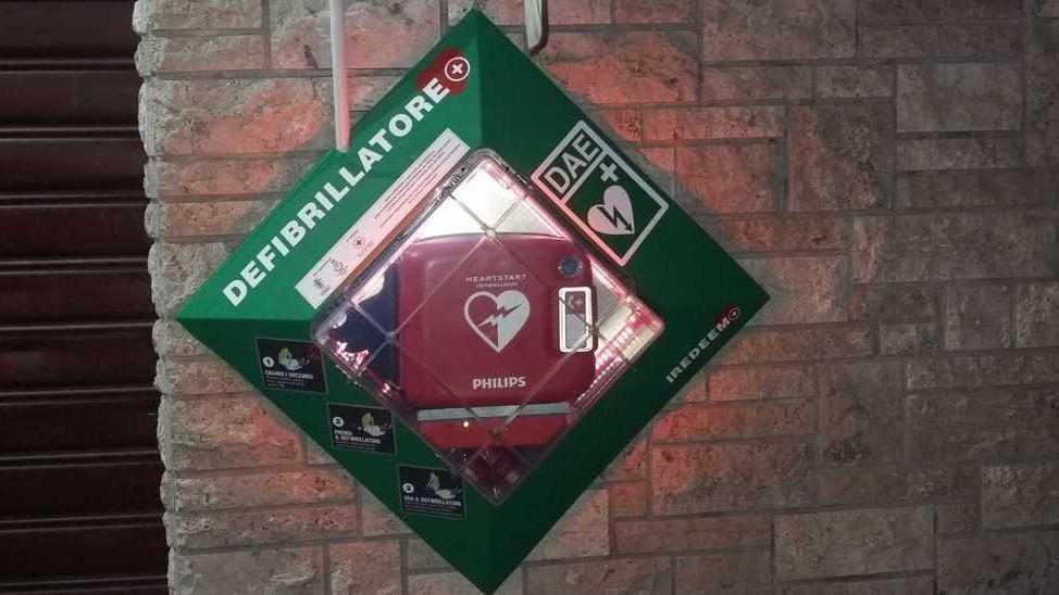 Scandiano, un’intera frazione si autotassa per acquistare il defibrillatore