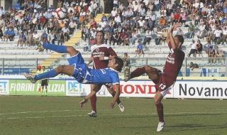 Una splendida azione acrobatica di Angelo Antonazzo