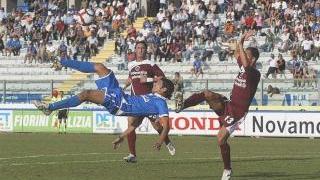Una splendida azione acrobatica di Angelo Antonazzo