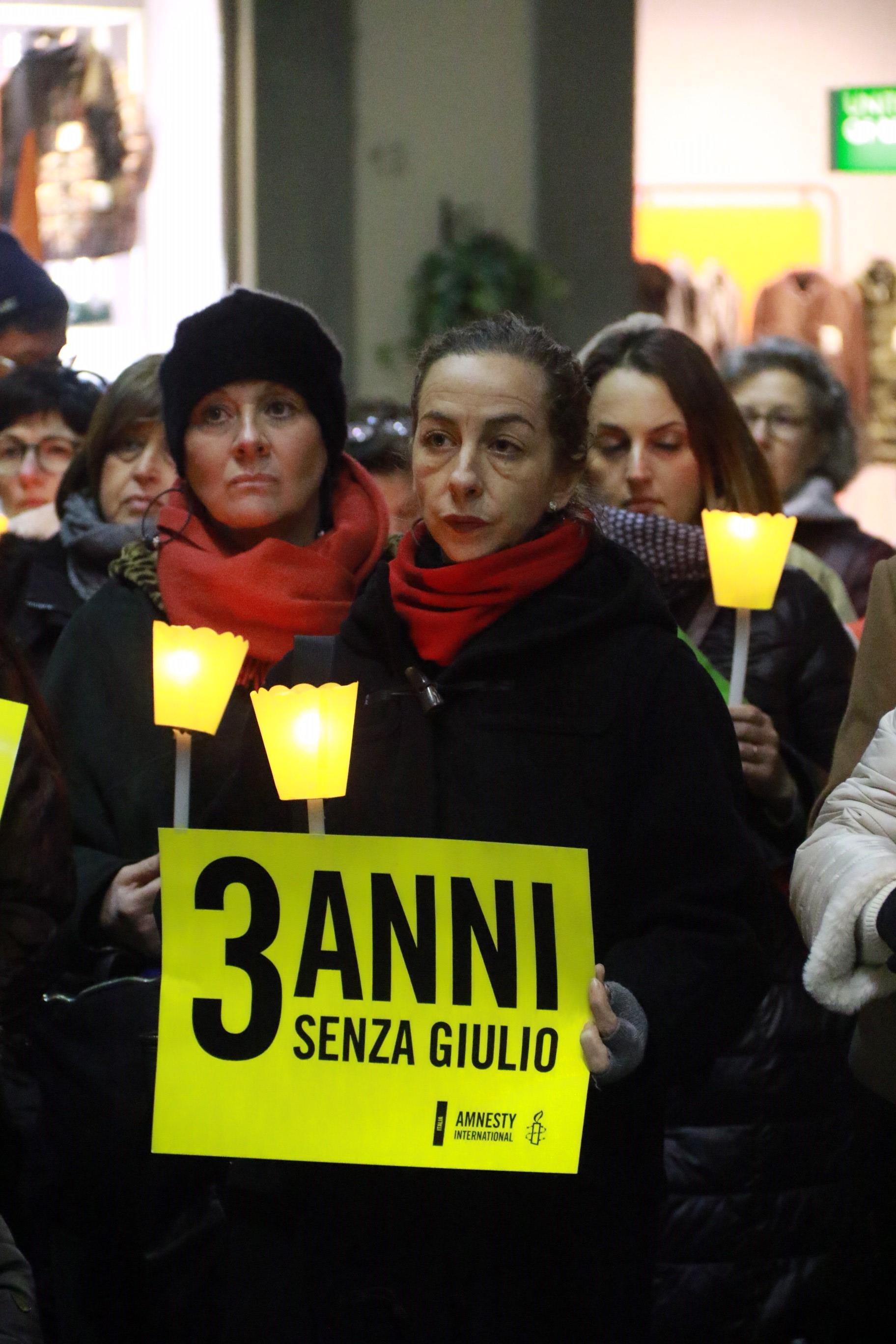 La fiaccolata per chiedere la verità sulla morte di Giulio Regeni (foto Sproviero-Batavia)