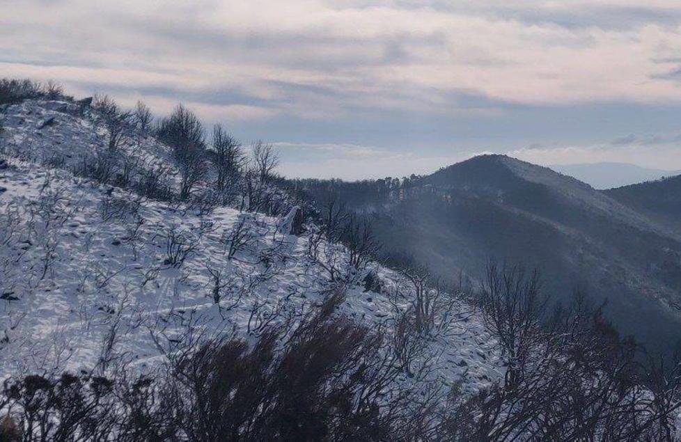 La montagna ferita si veste di bianco