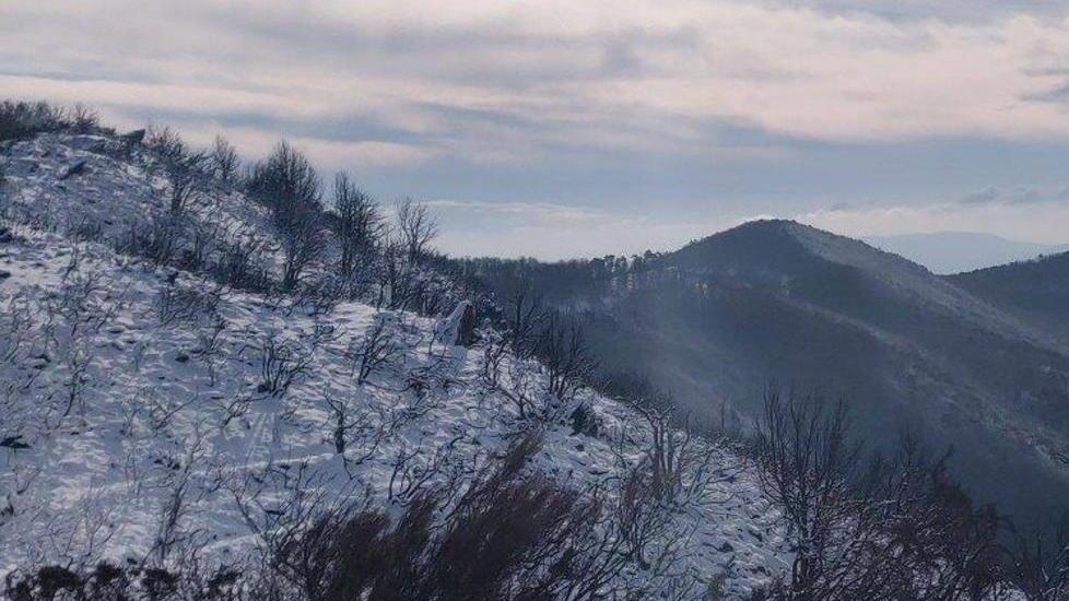 La montagna ferita si veste di bianco
