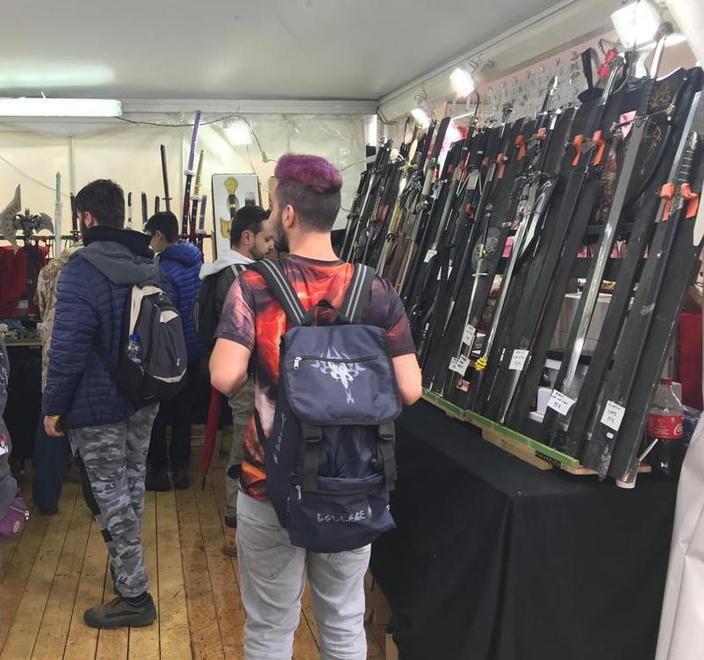 Comics, «soluzioni alternative per limitare l’impatto sul prato» 