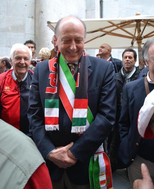 Lucchese, appello del sindaco «La città si faccia avanti» 