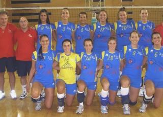 La formazione del’Inter Repairs Delta Pi e, sotto, Chiara Spina