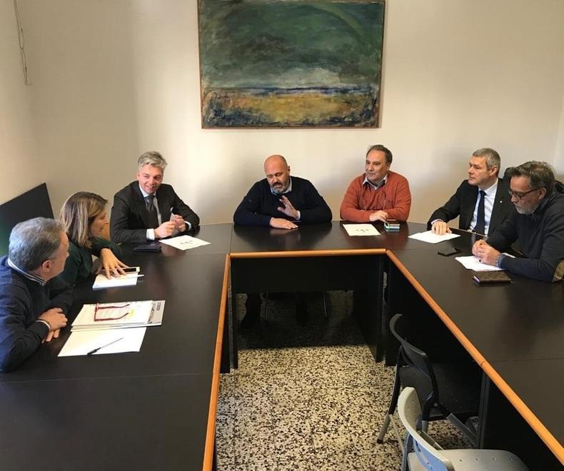 Bottiglie di plastica, a Cecina due tonnellate negli ecocompattatori 