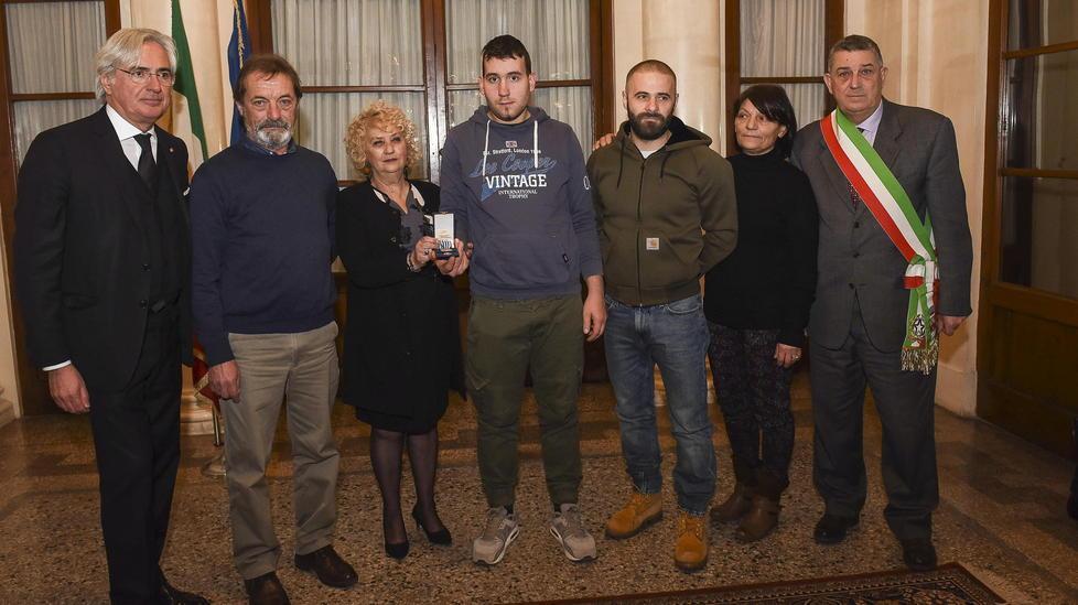 La medaglia del Presidente ai figli del soldato che disse no 