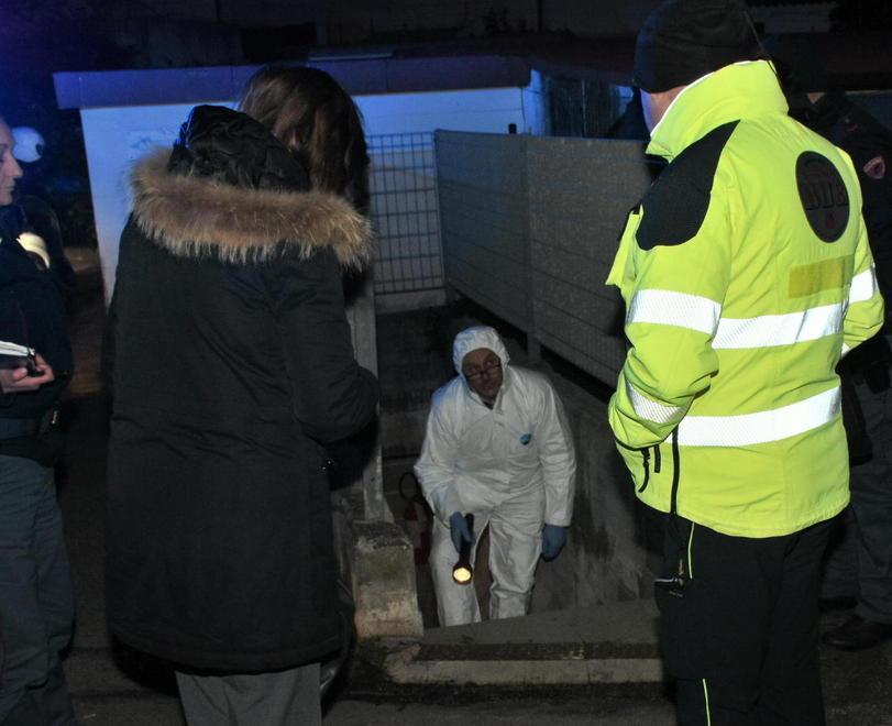 Senzatetto di 60 anni trovato morto in un parcheggio: disposta l’autopsia 