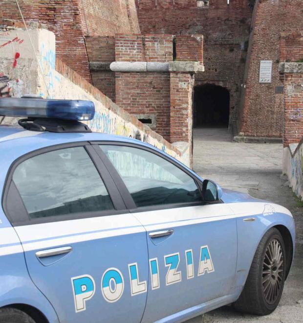 Spaccia in Fortezza in pieno giorno denunciato ventenne 