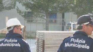 Diminuisce il personale, Comune in affanno