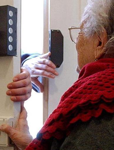 Segnalati falsi addetti in giro per il paese
