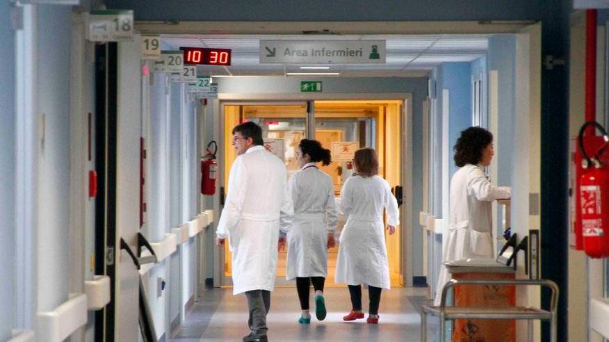 Emergenza ricoveri. L’azienda ospedaliera precetta i medici