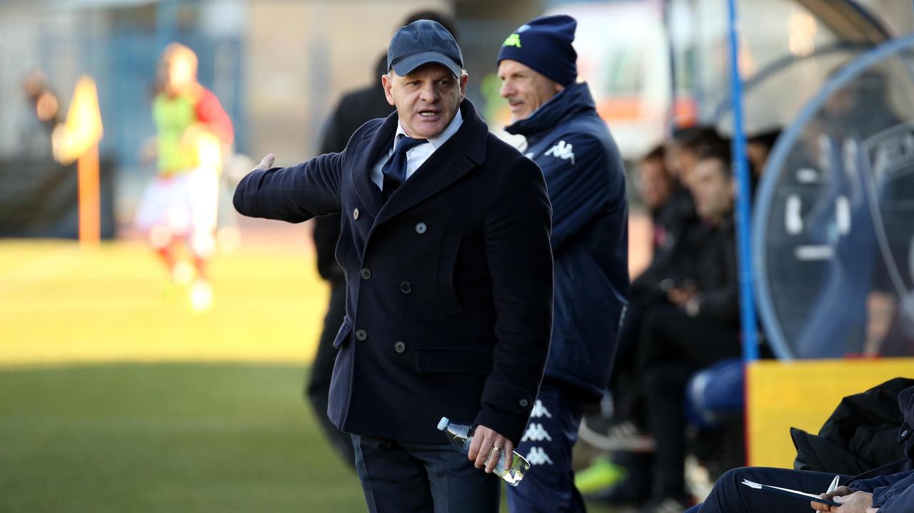 Il tecnico azzurro Beppe Iachini (foto agenzia Carlo Sestini)