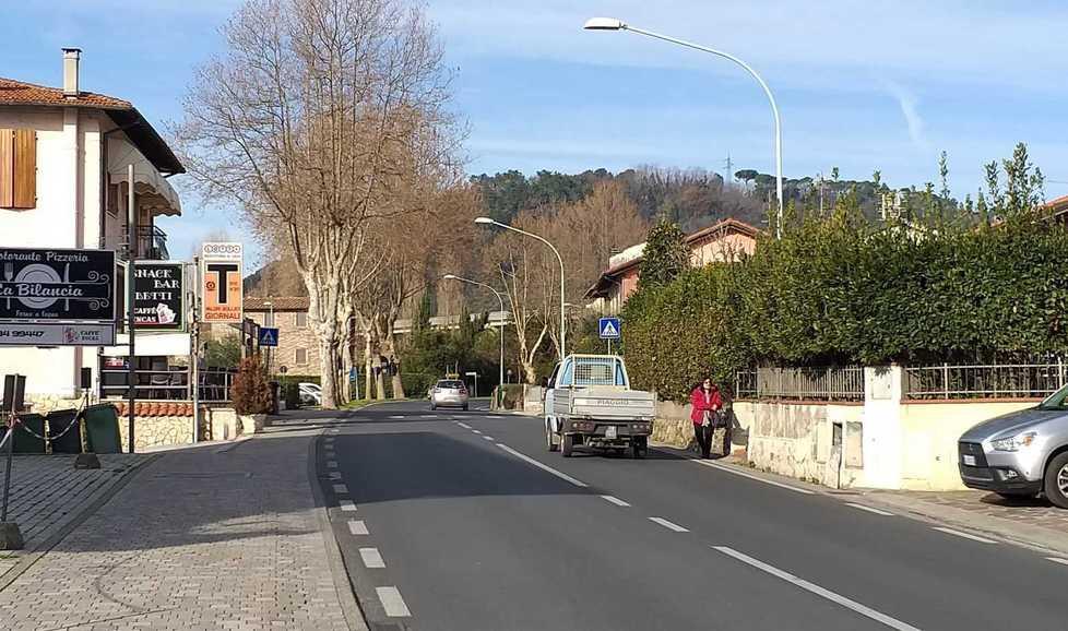 Troppi morti per tumori in quella strada: «Diteci che cosa sta succedendo» 
