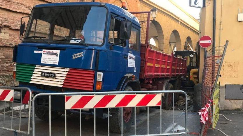 In via Ser Ridolfo iniziano i lavori per gas e telefono