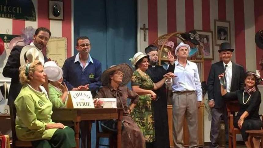 Compagnia di Marcignana in scena con la commedia fatta dalla regìa di gruppo