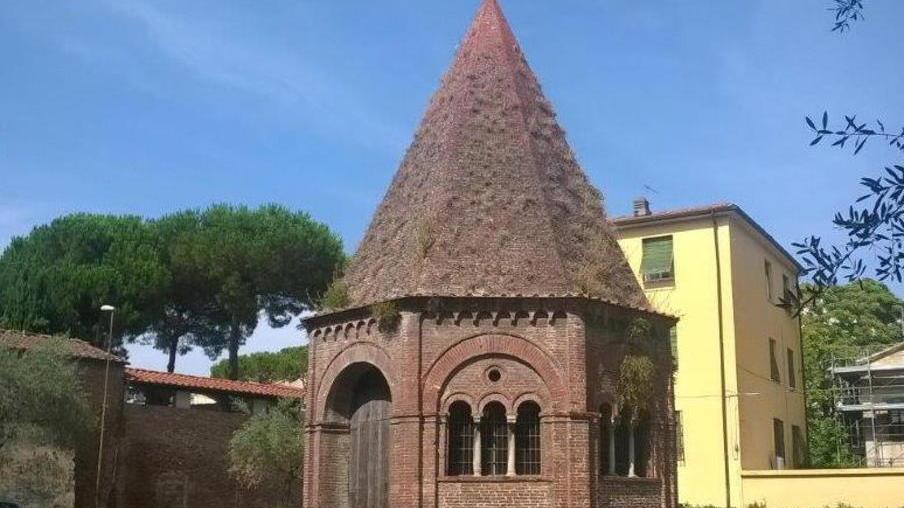In stato di degrado i preziosi affreschi della cappella S.Agata