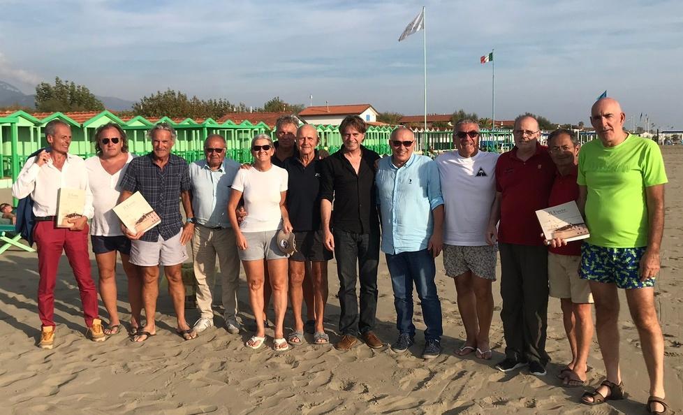 Per cinquecento sciatori raduno a primavera in riva al mare del Forte 