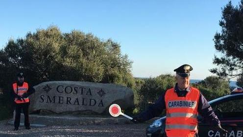 In Costa Smeralda col camper a rubare portafogli, soldi e borse Vuitton
