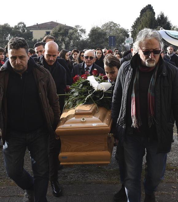 Una folla per l’addio a Zani 